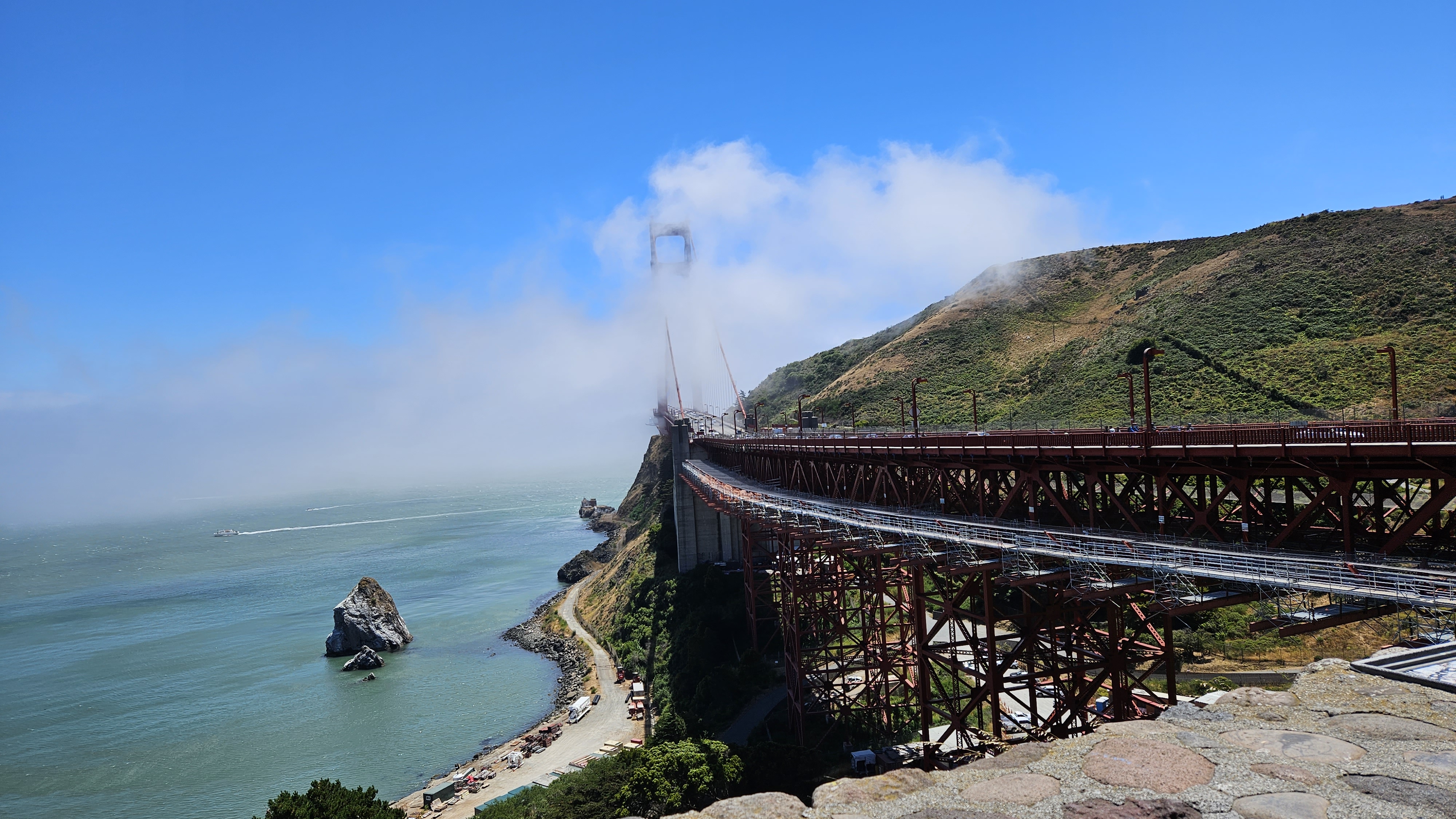 The fog of the Golden Gate Bridge, San Fransisco CA